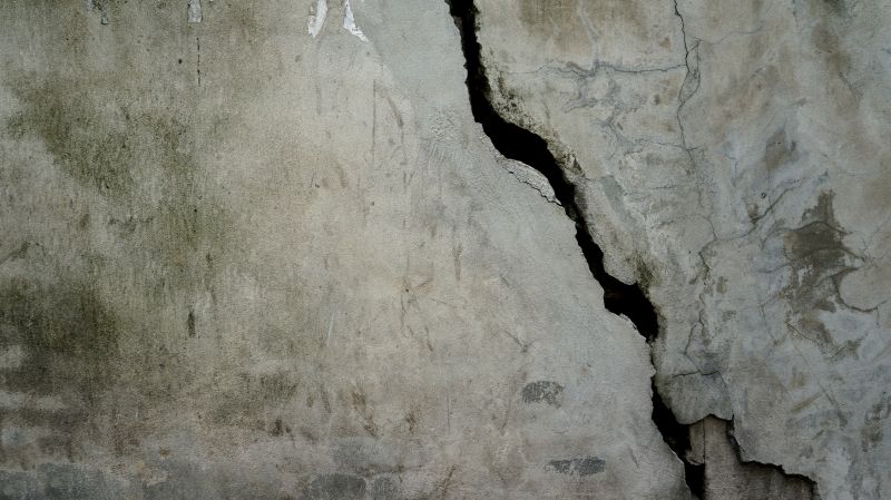 Crack Repair on Walls